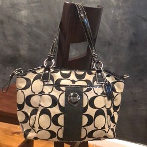 Coach Tote - Black/Gray - zipper close